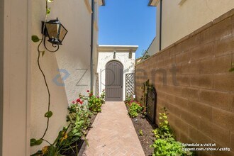 114 Fairhaven in Irvine, CA - Building Photo - Building Photo