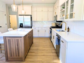 Woodhelm Townhomes in Lake Elmo, MN - Building Photo - Building Photo