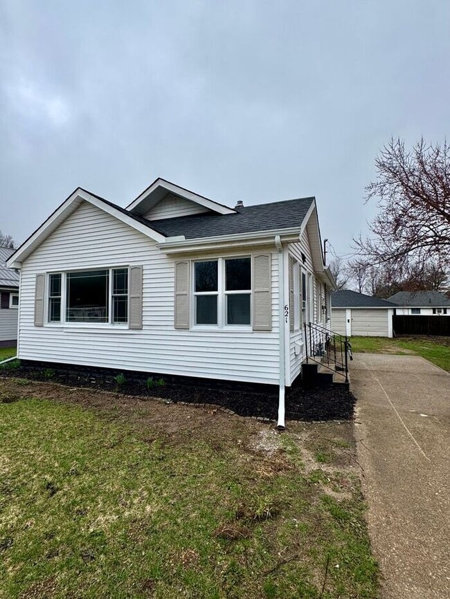 621 French St in Niles, MI - Building Photo - Building Photo