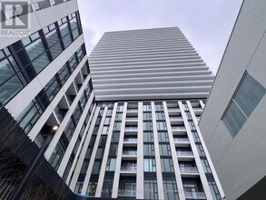 5858 Yonge St in Toronto, ON - Building Photo - Building Photo
