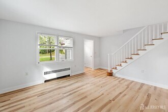 174 Alcoa Ave in Edison, NJ - Building Photo - Building Photo