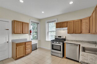 41 Orkney Rd, Unit 3 in Boston, MA - Building Photo