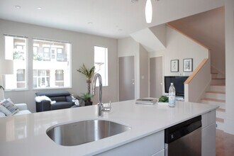 53 Glenville Ave in Boston, MA - Foto de edificio - Building Photo