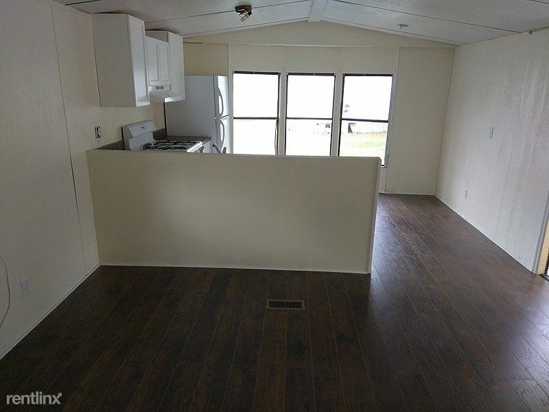 1311 US-92 in Auburndale, FL - Building Photo