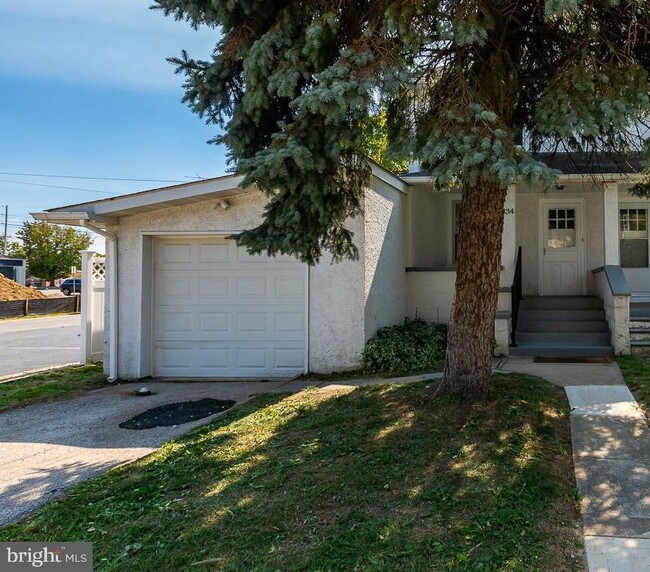 property at 334 E Conestoga Rd