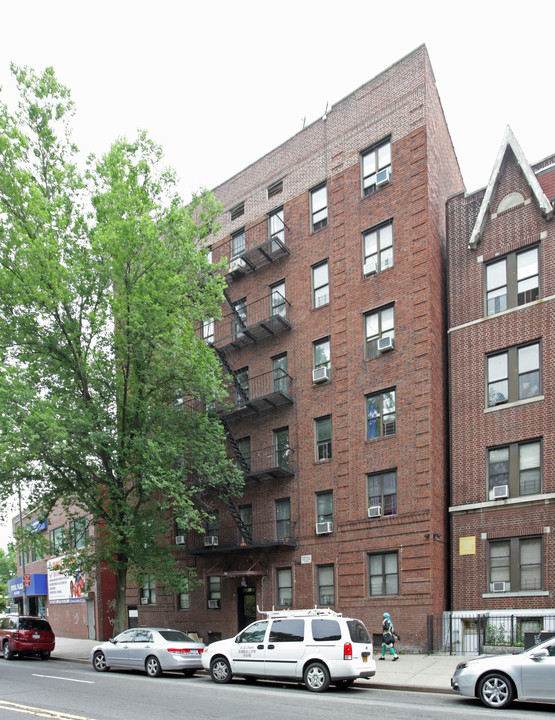 39 Ocean Ave in Brooklyn, NY - Building Photo