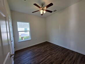 6218 White Oak Dr in Hitchcock, TX - Building Photo - Building Photo