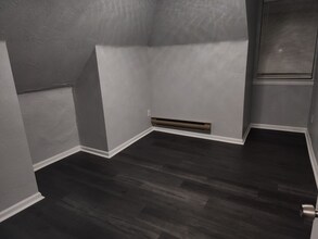 5527 Howe St in Pittsburgh, PA - Foto de edificio - Building Photo