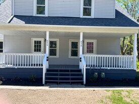 638 Sherman St in Geneva, OH - Building Photo