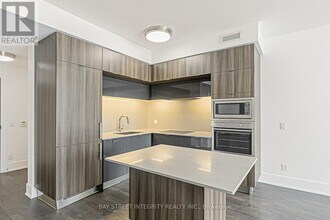 15-415 Merchants' Wharf in Toronto, ON - Building Photo - Building Photo