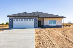 10094 Joshua Blvd in California City, CA - Building Photo