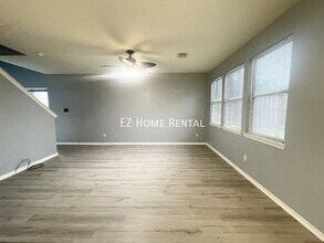 16854 Carrollton Creek Ln in Houston, TX - Foto de edificio - Building Photo