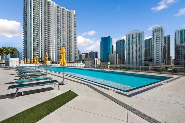 92 SW 3rd St, Unit 3708 in Miami, FL - Building Photo - Building Photo