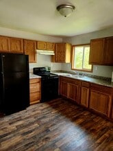 1677 Congress Rd in Belpre, OH - Building Photo - Building Photo