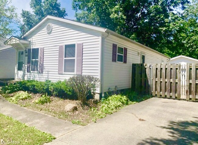 property at 6528 Rosebelle Ave