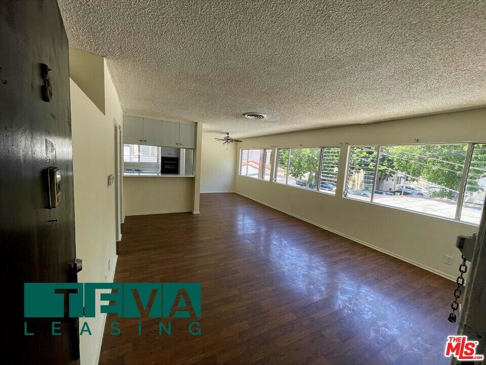 205 S Elm Dr in Beverly Hills, CA - Building Photo