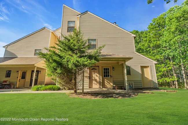 134 Whispering Oaks Way
