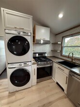 51 Mt Joy Pl in New Rochelle, NY - Building Photo - Building Photo