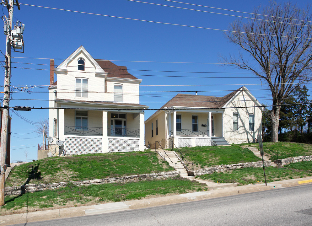 227-229 E Dunklin St in Jefferson City, MO - Building Photo