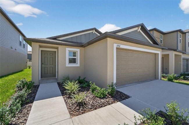 17512 Shirewood Wy in Land O Lakes, FL - Building Photo - Building Photo