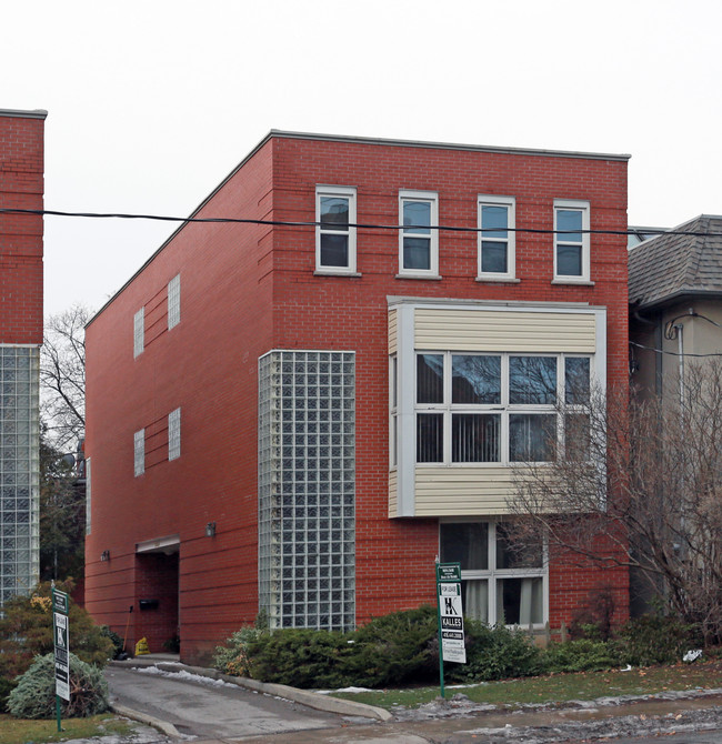 1424 Bayview Ave in Toronto, ON - Building Photo - Primary Photo