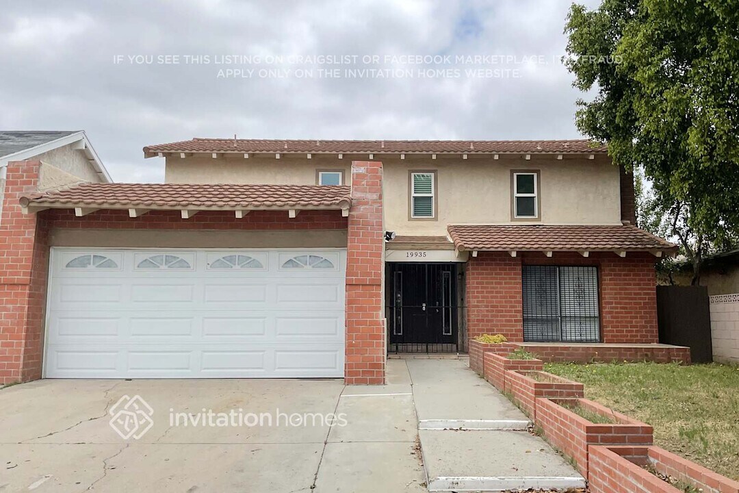 19935 Lanark St in Los Angeles, CA - Building Photo