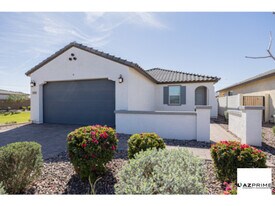 12503 Parkway Ln in Avondale, AZ - Building Photo