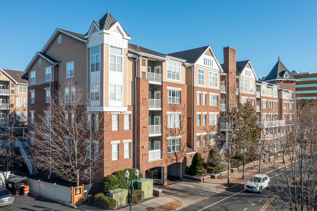 Mill River House in Stamford, CT - Building Photo - Building Photo