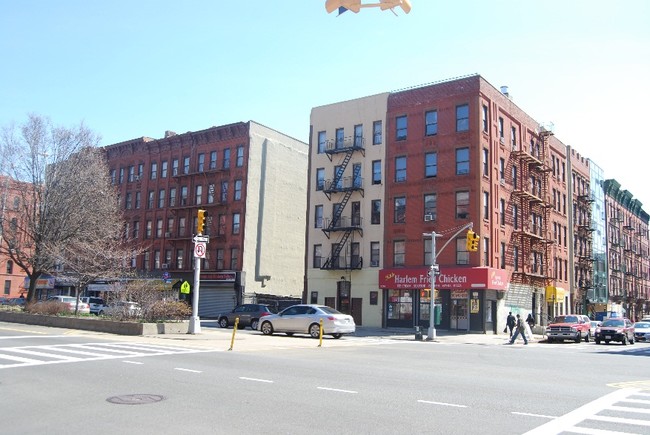 2273 Adam Clayton Powell Jr Blvd in New York, NY - Foto de edificio - Building Photo