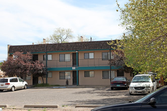 524 Palomas SE in Albuquerque, NM - Foto de edificio - Building Photo