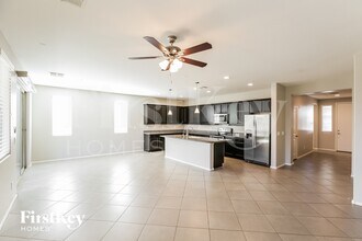 22464 Via Del Oro in Queen Creek, AZ - Foto de edificio - Building Photo