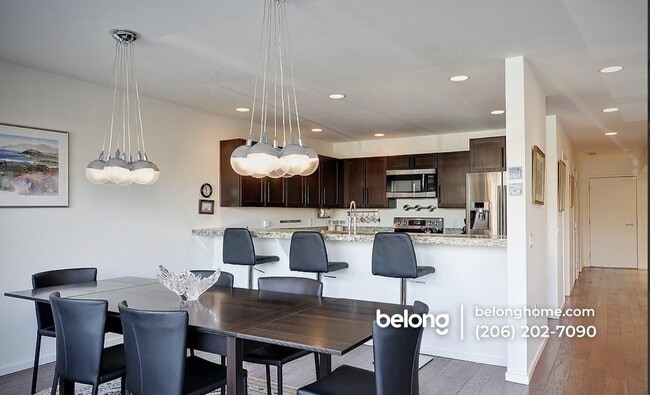 555 Kirkland Way in Kirkland, WA - Foto de edificio - Building Photo