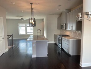 1112 Knoxboro Ln in Woodstock, GA - Building Photo - Building Photo