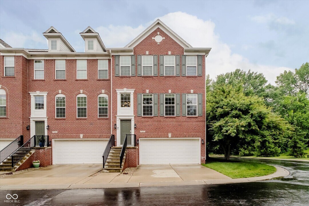 755 Ivy Ln in Carmel, IN - Foto de edificio
