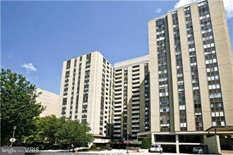 4601 N Park Ave-Unit -206F in Chevy Chase, MD - Building Photo - Building Photo