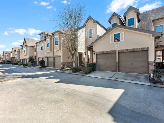 property at 11643 Royal Oaks View