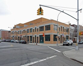125 Roebling St in Brooklyn, NY - Building Photo - Building Photo