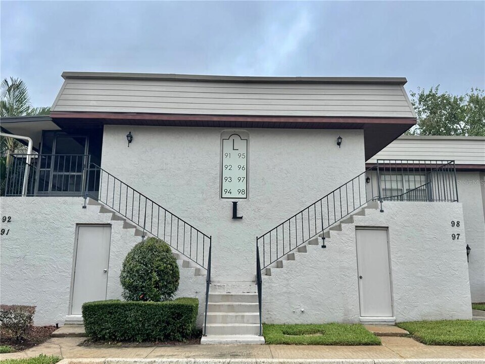 96 Windtree Ln in Winter Garden, FL - Building Photo