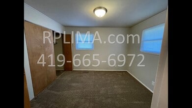 722 MacKenzie Dr in Lima, OH - Building Photo - Building Photo