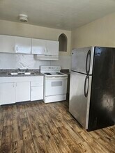 885 Paris Ave S, Unit B in St. Petersburg, FL - Building Photo - Building Photo