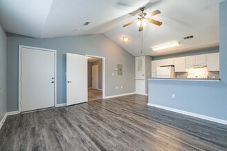 Caraway Commons in Jonesboro, AR - Building Photo - Interior Photo