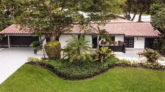 10101 NW Miami Ct in Miami Shores, FL - Building Photo - Building Photo