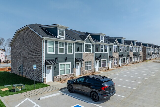 Lafayette Landings in Clarksville, TN - Foto de edificio - Building Photo