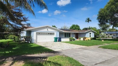 9041 SW 88th St in Miami, FL - Building Photo - Building Photo