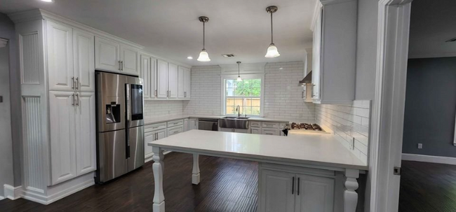 105 Mable St-Unit -A in Baytown, TX - Building Photo - Building Photo