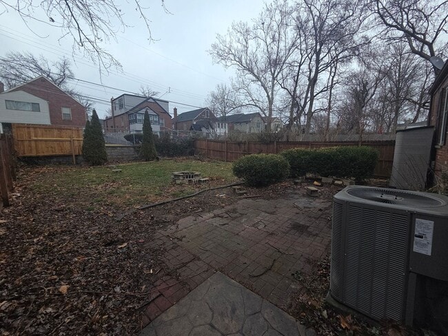 8735 White Ave in Brentwood, MO - Building Photo - Building Photo