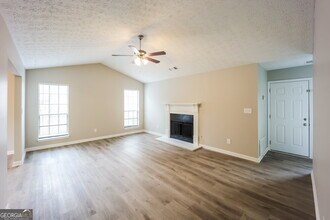 527 Brookfield Way in Jonesboro, GA - Building Photo - Building Photo