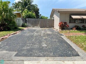 2167 NE 56th Ct in Fort Lauderdale, FL - Building Photo - Building Photo