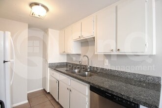 860 E Brown Rd in Mesa, AZ - Building Photo - Building Photo