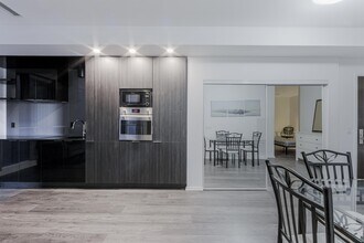 70-470 Temperance St in Toronto, ON - Building Photo - Building Photo